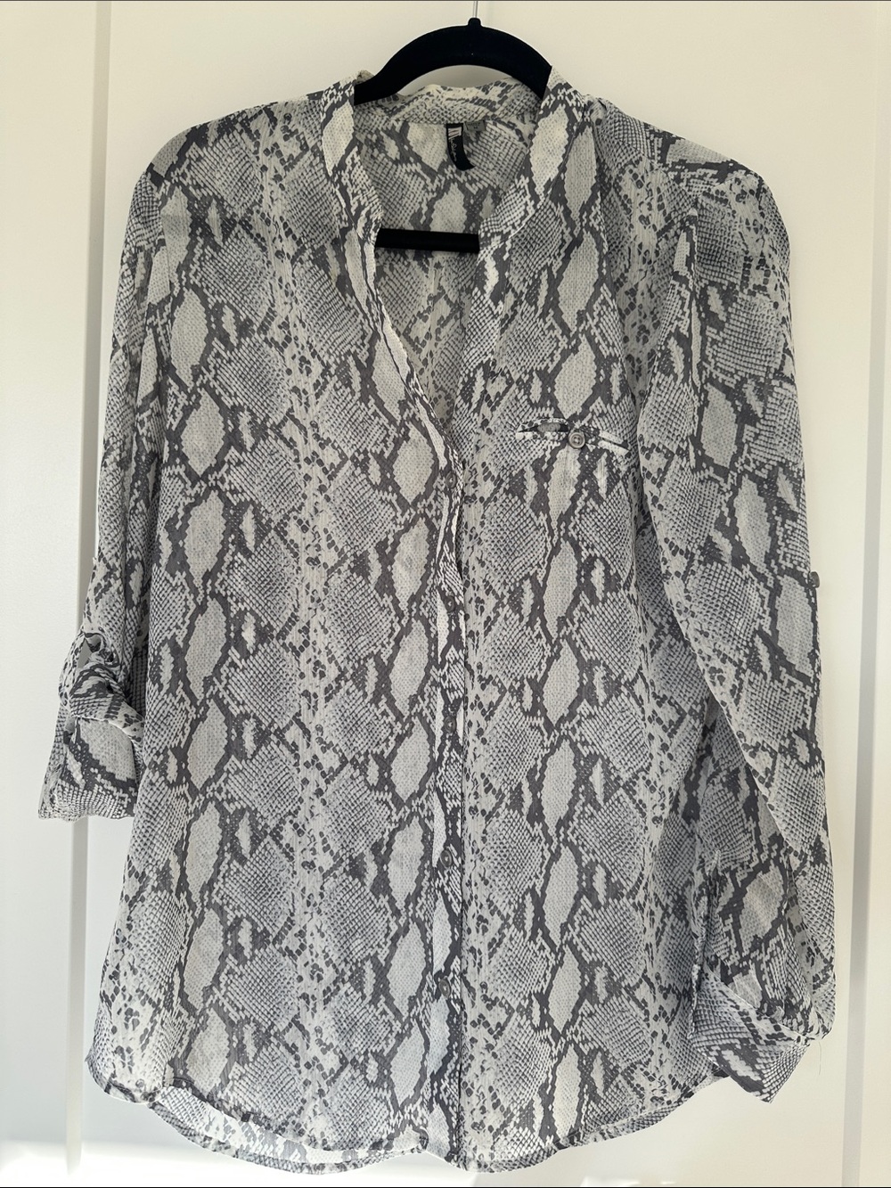Kut from the Kloth Snake Print Button-Down Blouse - White & Gray
